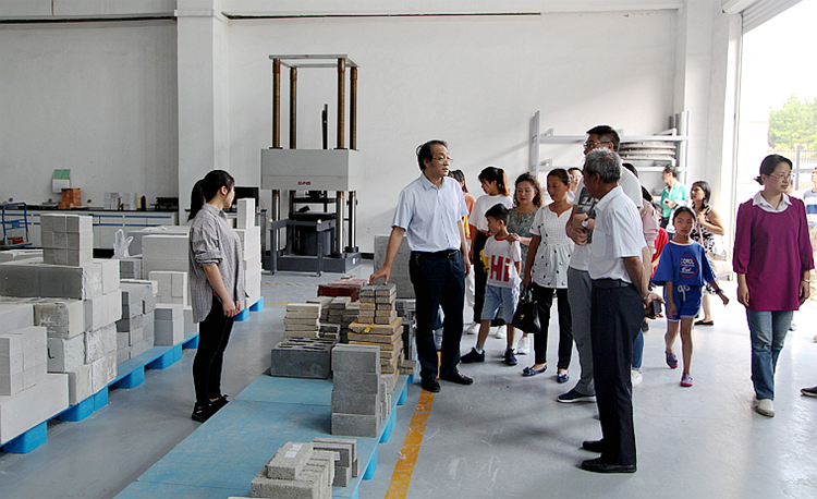 省市场监管局开展“机关开放日”活动 市民走进消声室体验“绝对安静”